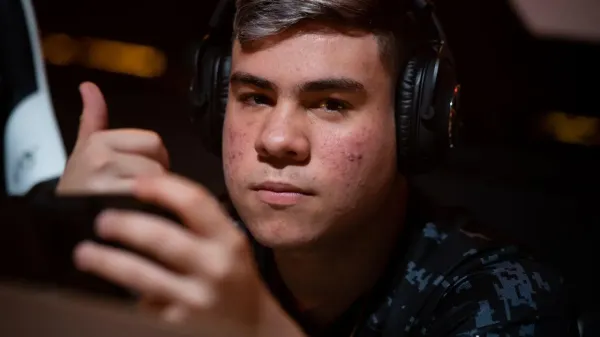 Notícia Free Fire: B4 anuncia saída de Ruan, jogador da equipe mobile