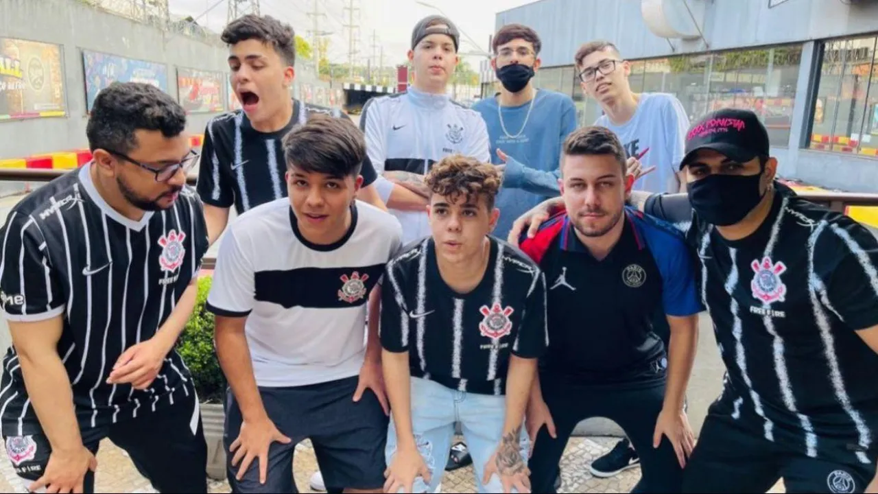 Após reunião, jogadores se despedem do Leozin e indicam saída do player do Corinthians Free Fire