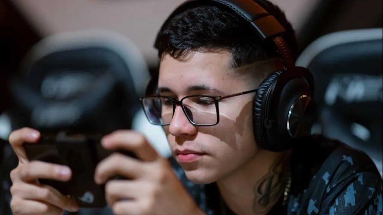 B4 R7: ID Free Fire, nome real, redes sociais, estatísticas e muito mais