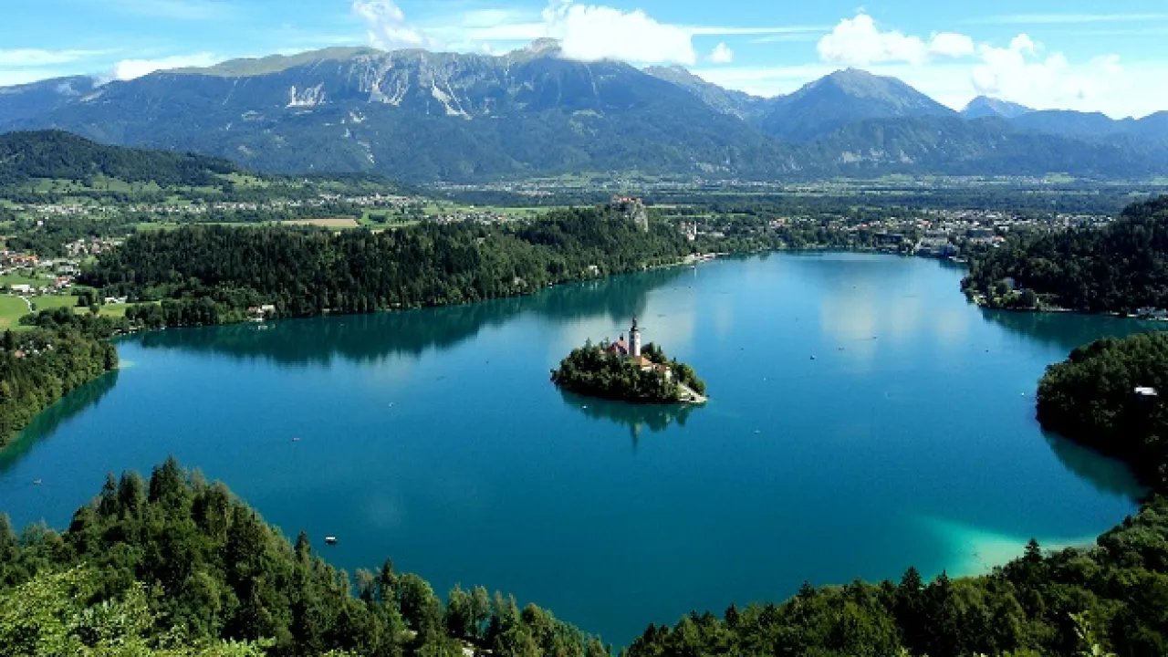 Descubra o Moathouse: O Mapa Purgatório do Free Fire na Vida Real