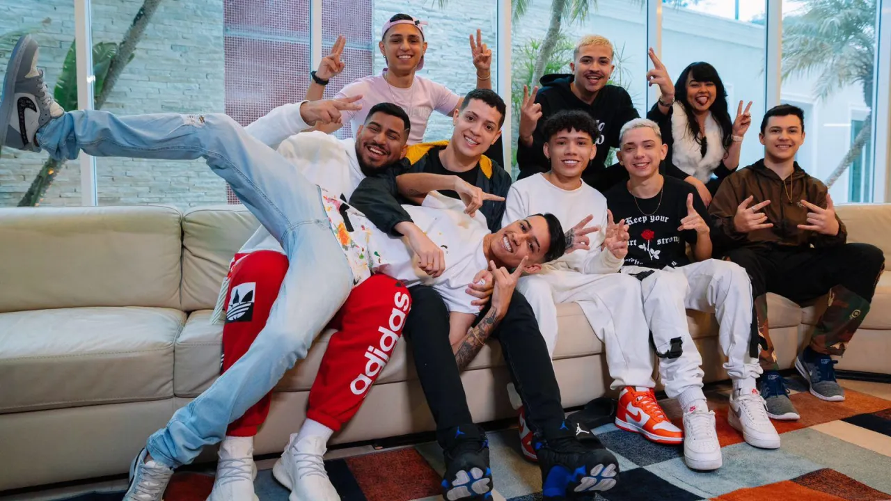 Fluxo solta os "carros" e anuncia novos jogadores da line-up que utiliza emuladores