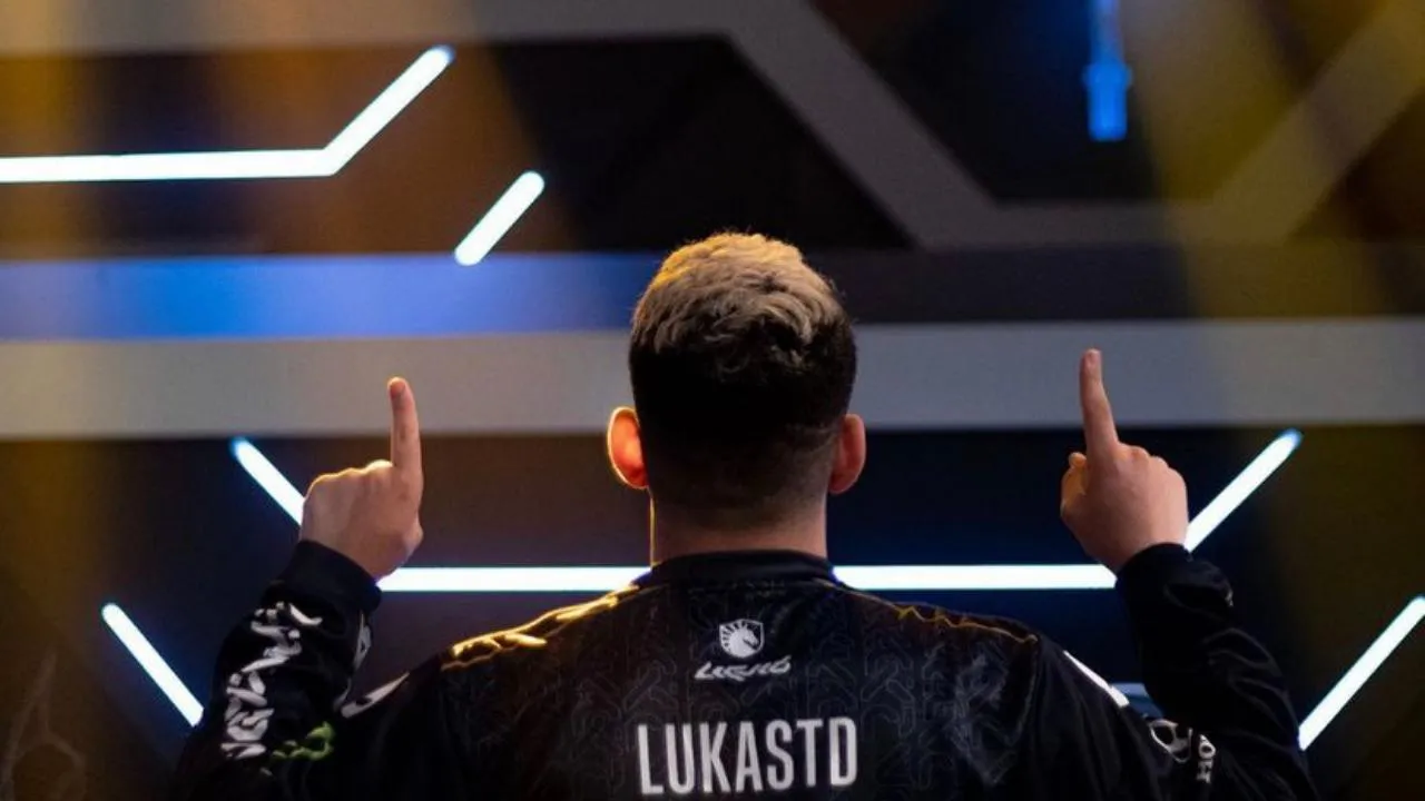 LukasTD desabafa e anuncia estar aberto à propostas