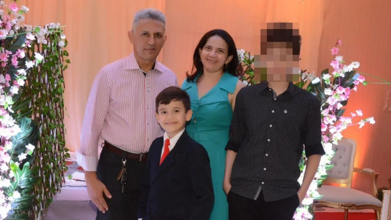 Menino de 13 anos mata a mãe, irmão e imprensa culpa Free Fire, mas ele jogava Roblox