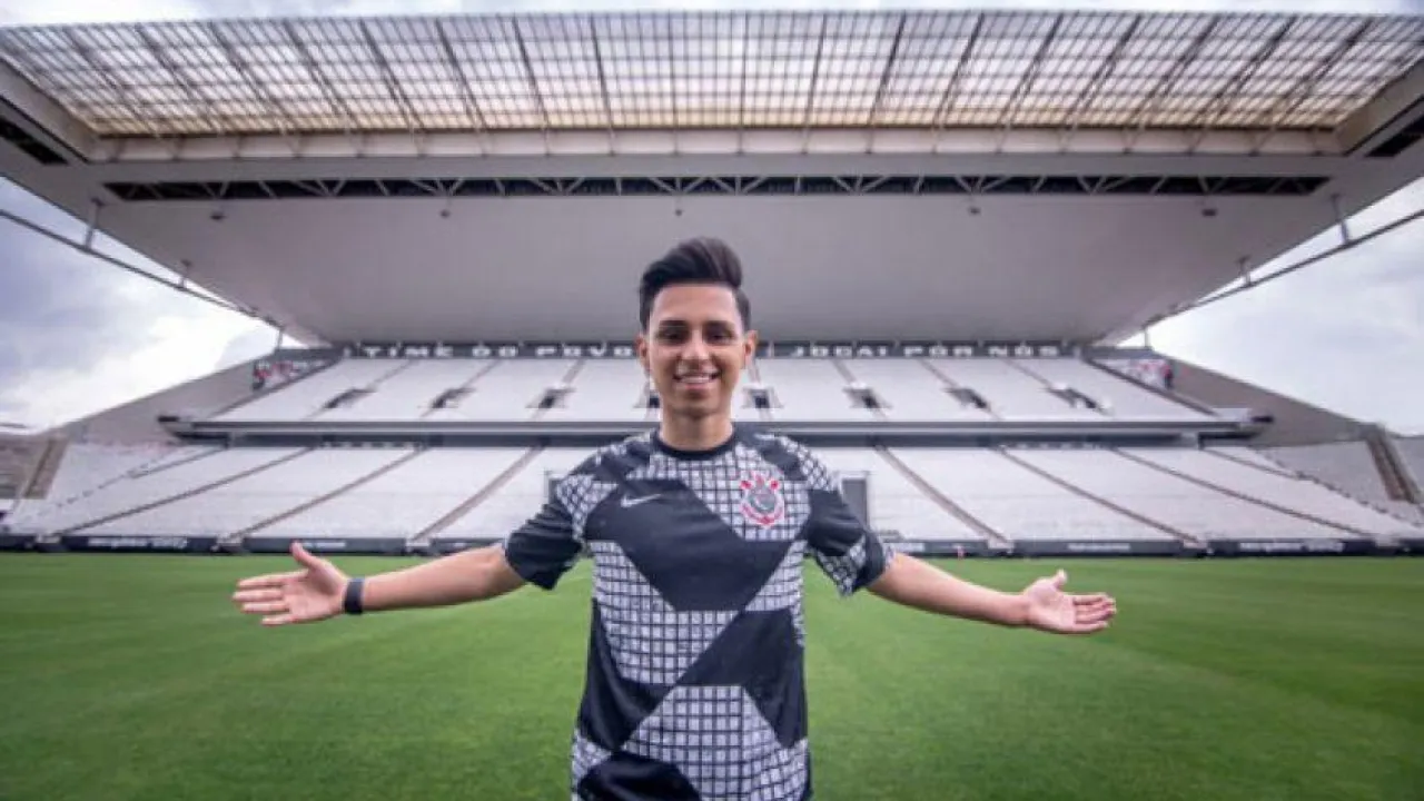 Nobru vai transmitir jogo de futebol Athletico x Corinthians em seu canal na Twitch