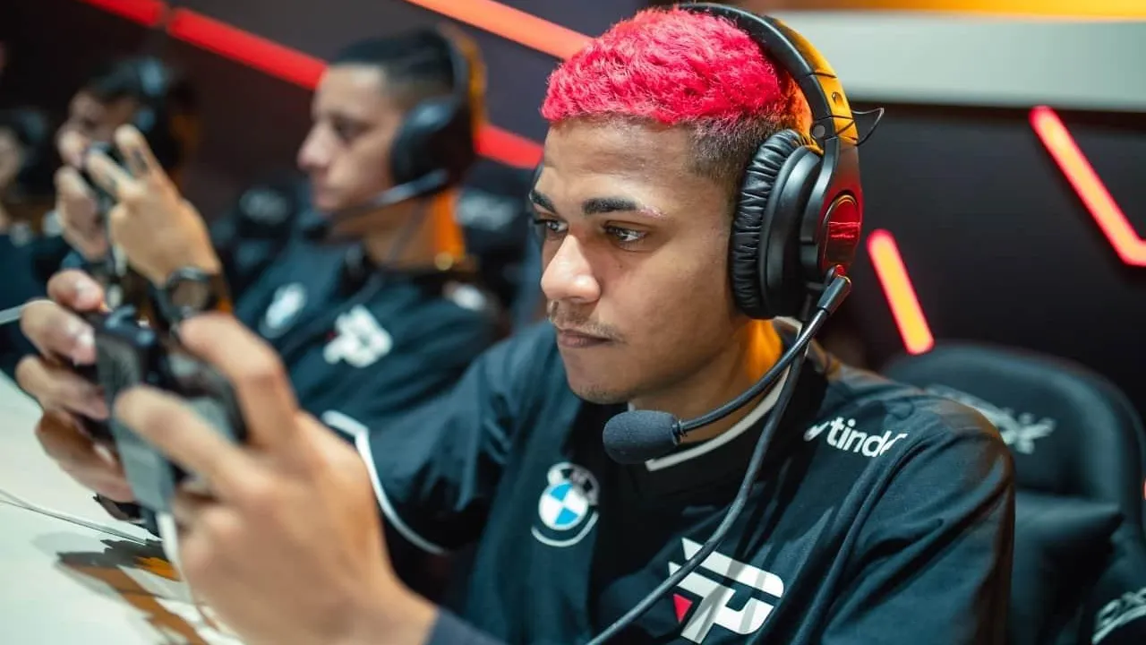 UBiTa, jogador de Free Fire, segue banido dos campeonatos da Garena