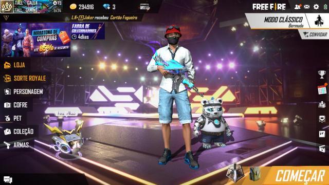 Garena Free Fire - Esse é pra quem não abre mão do outfit nem na hora de  subir capa! 🥵 Códigos Quentes tá na área com Conjunto e Mochila Playba,  curtiram? 😎