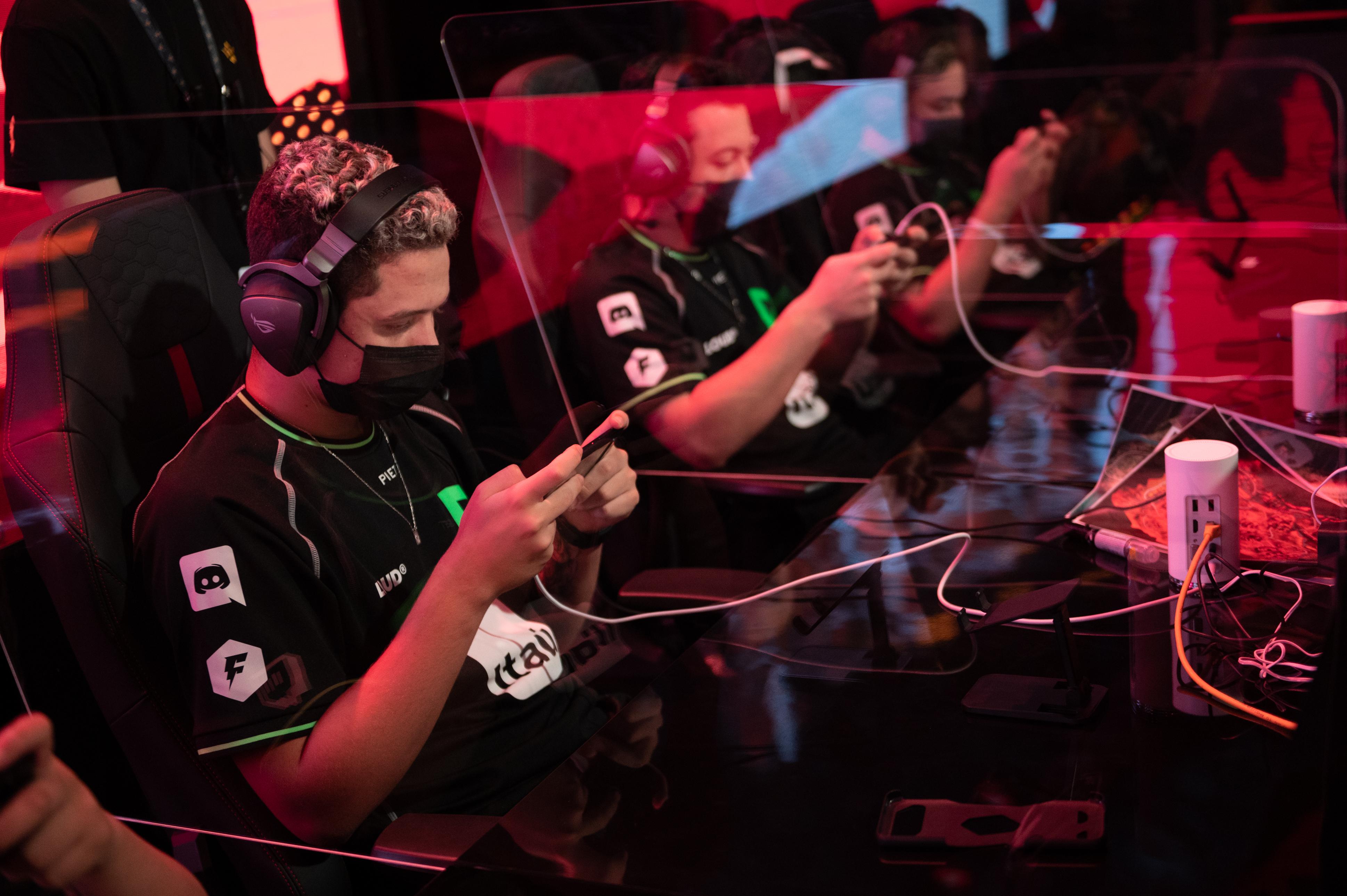 LOUD no presencial em Singapura - foto/divulgação: Garena