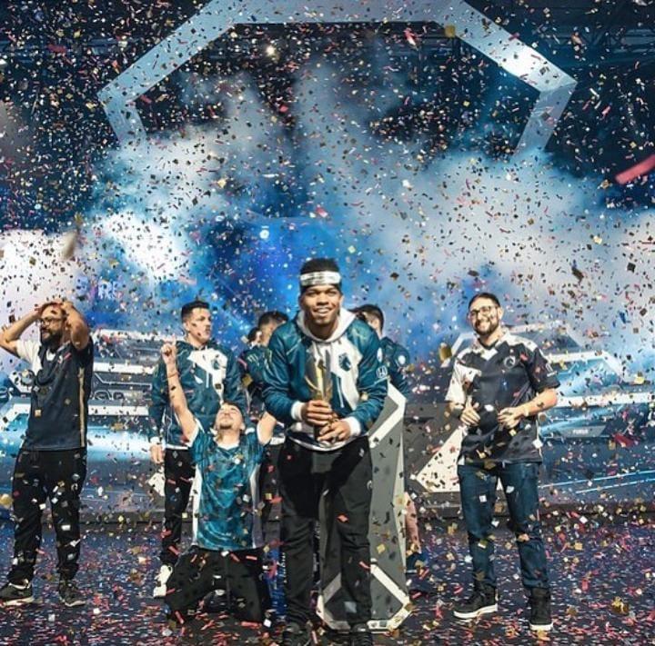 Peu foi campeão da LBFF Season 1 pela Team Liquid