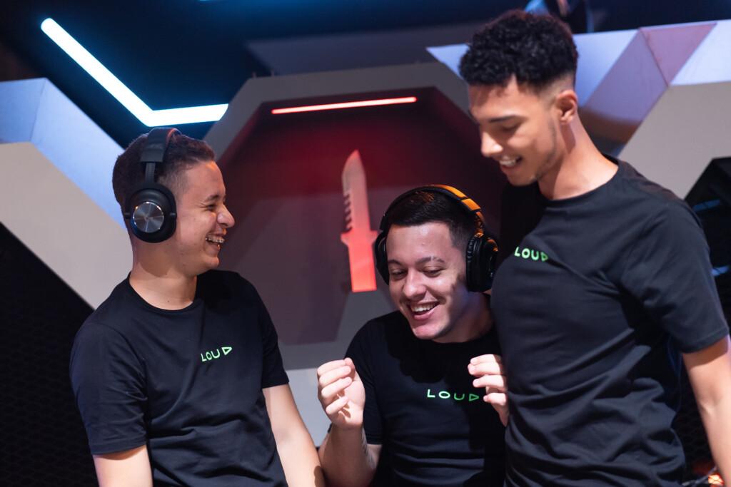 Cauan, Will e ViniZx nos estúdios da Liga Brasileira de Free Fire