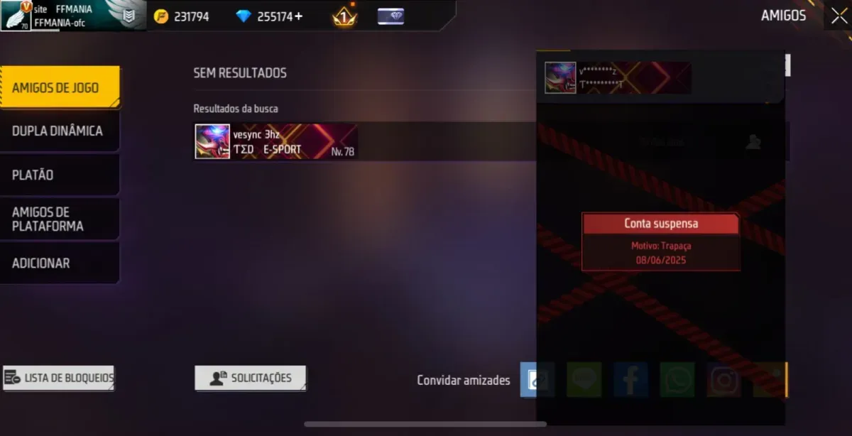 Tela do Free Fire mostrando aviso de conta suspensa por trapaça após atualização