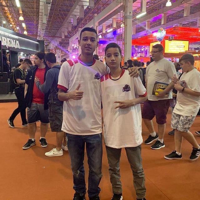 Steluto e Bak Free Fire