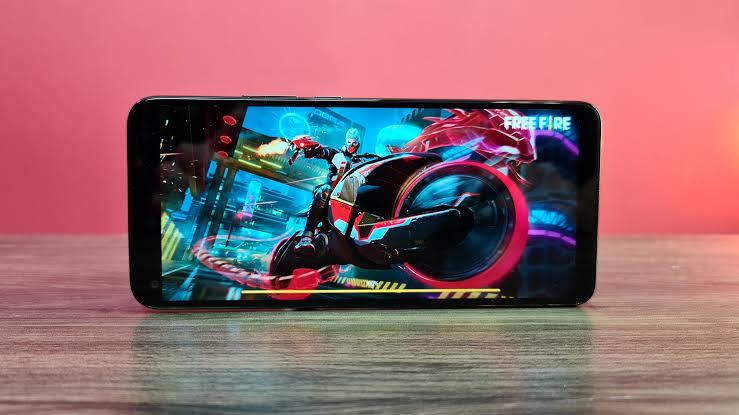 Fliperama de Free Fire? Empresário cria locadora de celular para jogar o Battle Royale da Garena