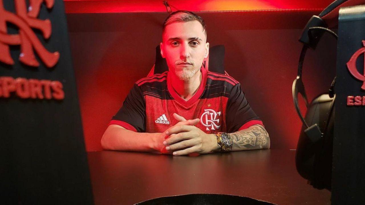 Raposo anuncia saída do Flamengo Esports